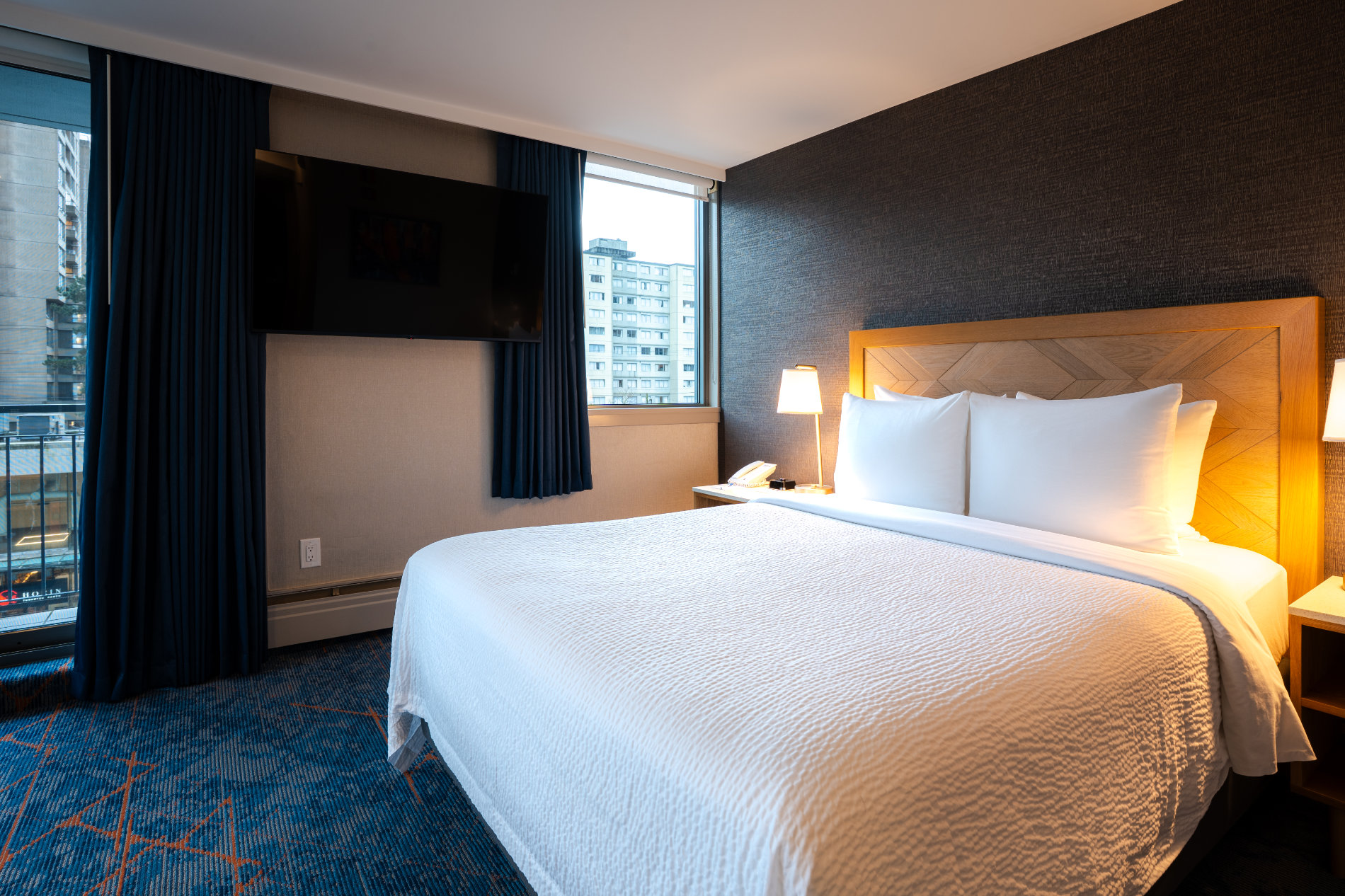 Standard Queen - view of bed