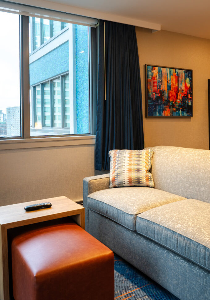 Standard King - sitting area