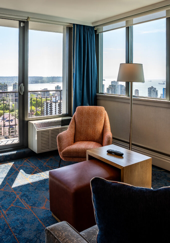 Superior King Plus Waterview Living Room