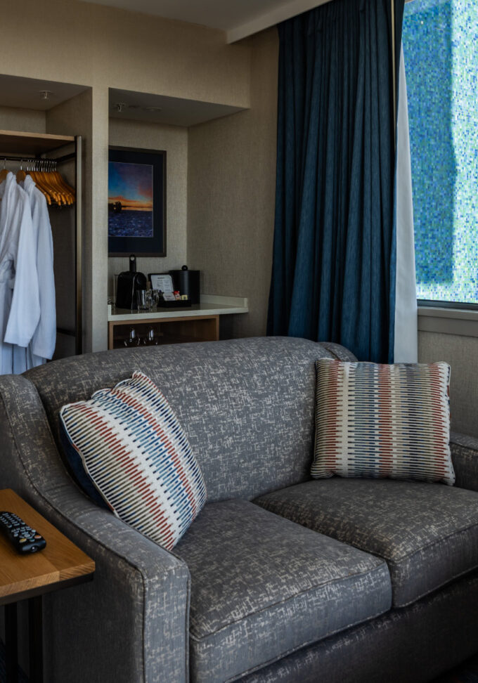 King Water View - Seating Area
