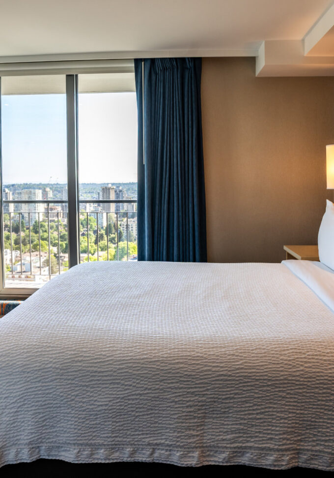 Superior Queen Water View - view of bed