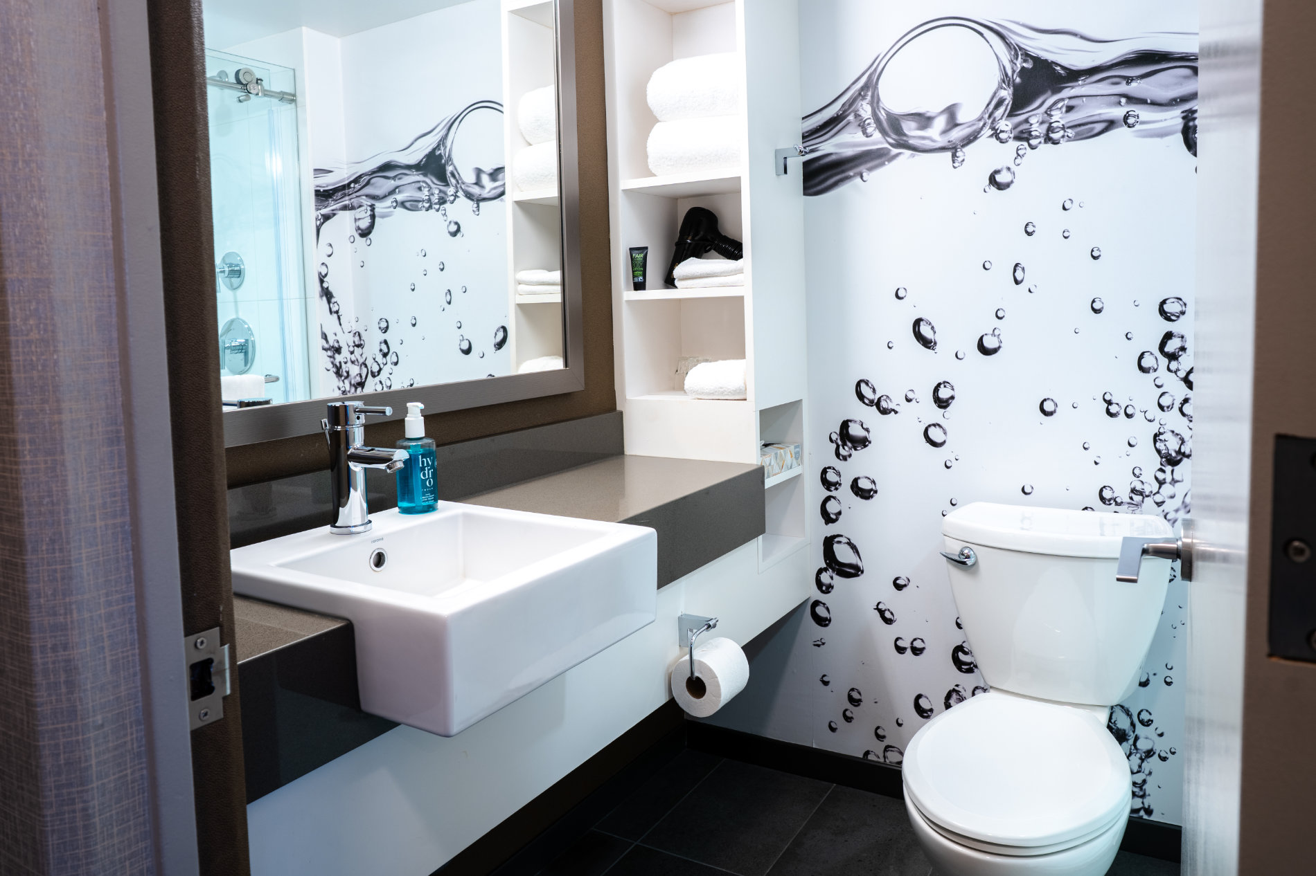 Superior King - bathroom